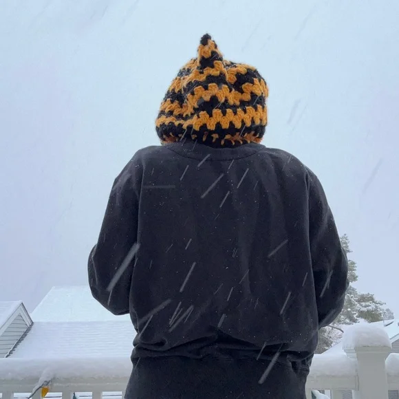 Iowa Hawkeyes Sweatshirt - Picture 3 of 5